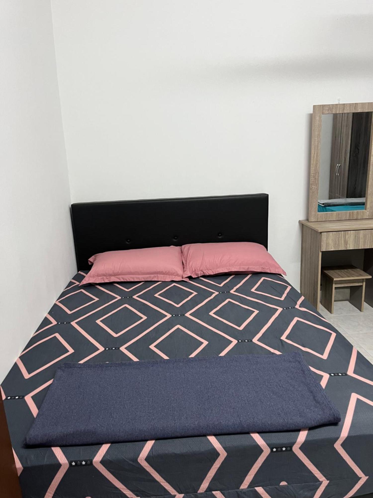 Hani Sarah Seksyen 7 * Shah Alam