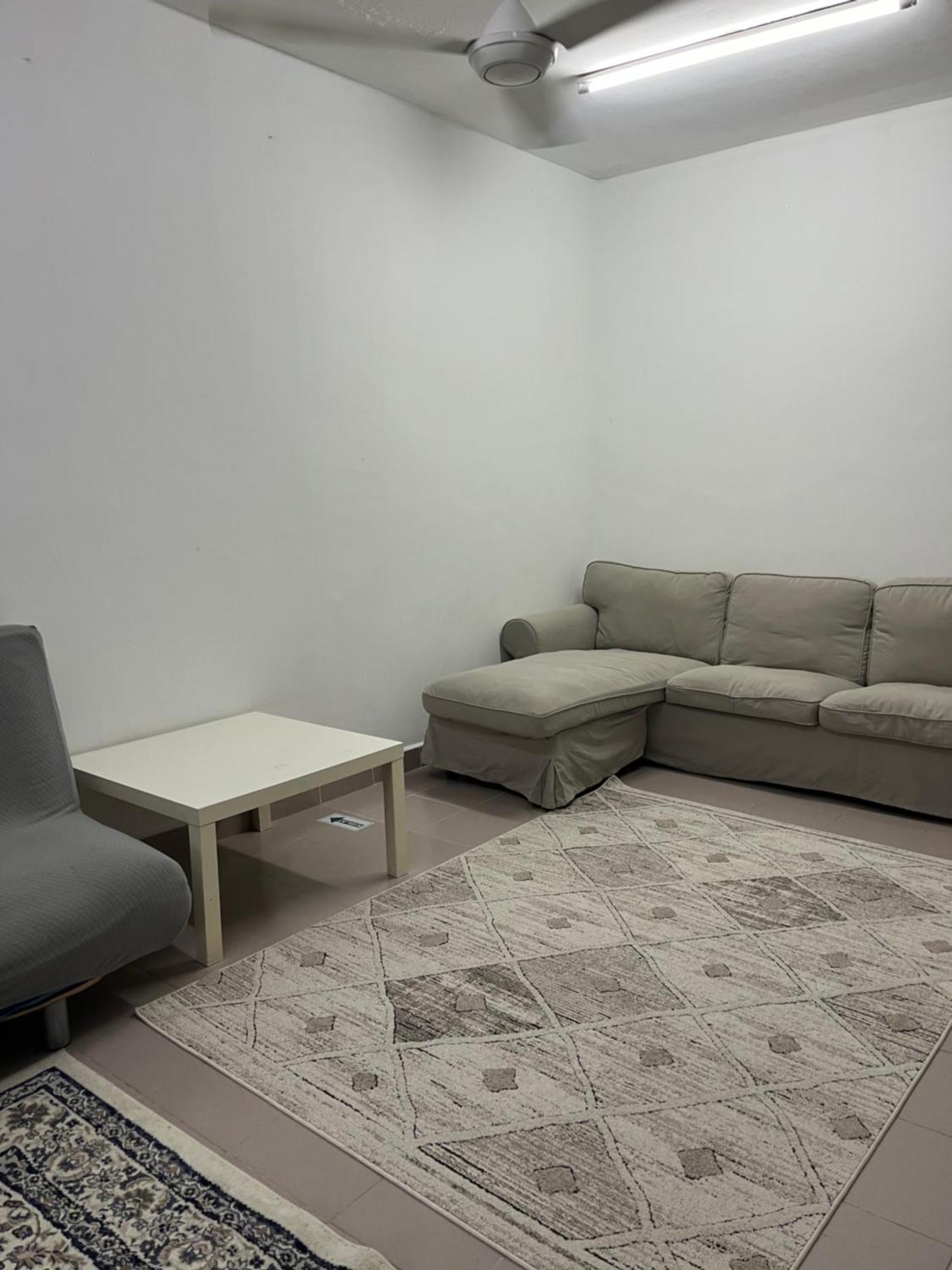 Rumah percutian Hani Sarah Seksyen 7 *